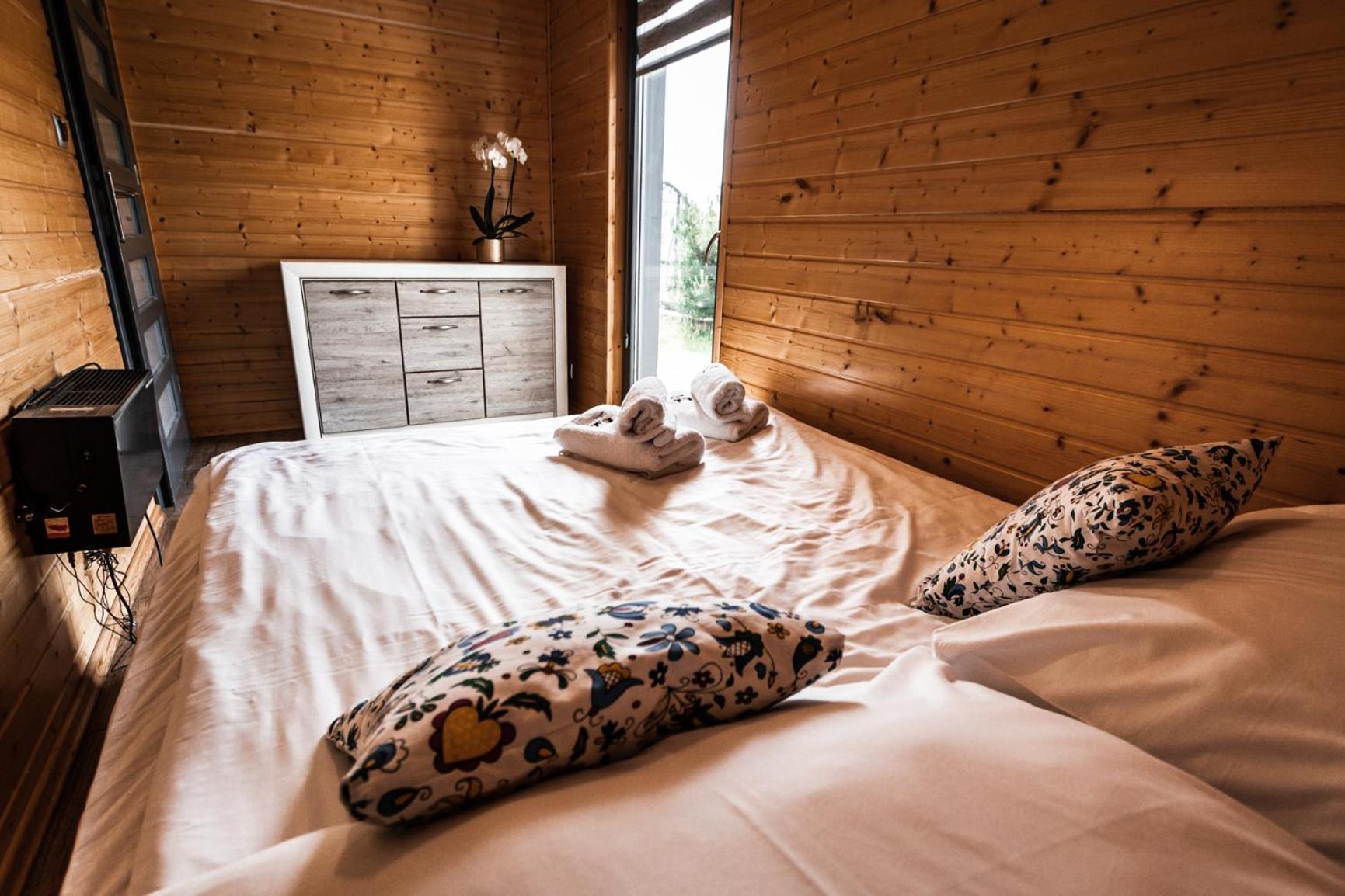 Osada Skoczkowo Komfortowe Domki Z Jacuzzi Nad Jeziorem- Sauna- Balia- Prywatny Staw Wedkarski Podiazy Eksteriør bilde